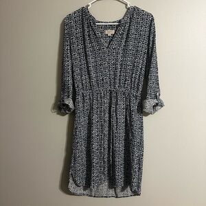 Elegant Navy and White Patterned Dress